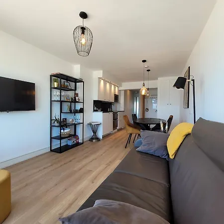 In With Sea Views شقة ميدل كيرك