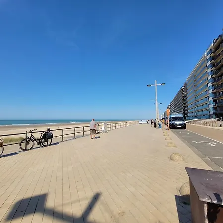 شقة In With Sea Views *